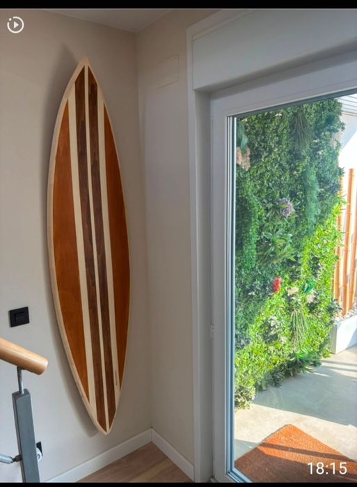 Prancha de surf de madeira para decoração