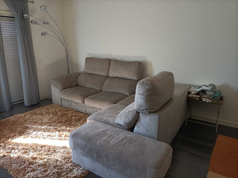 Sofá chaise long+pouf extra,encostos reclináveis, sofá cama, seminovo!