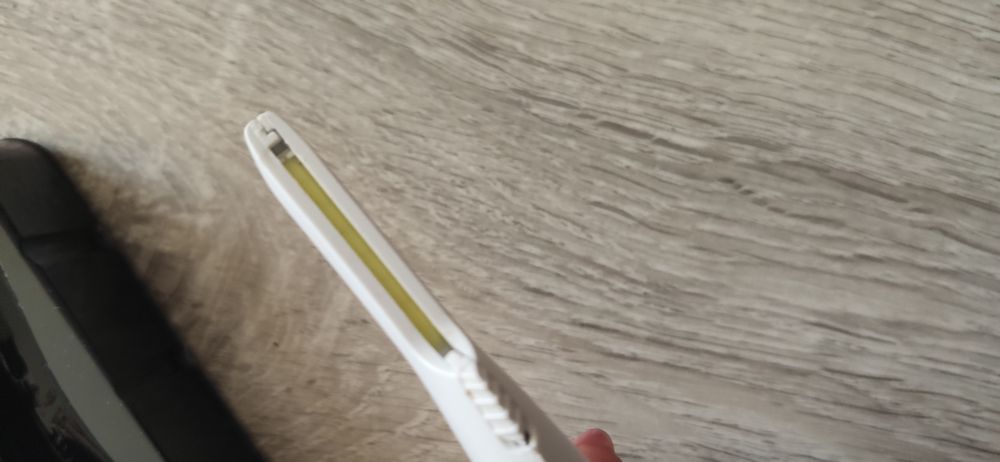 Urządzenie do pielęgnacji twarzy LED trymer