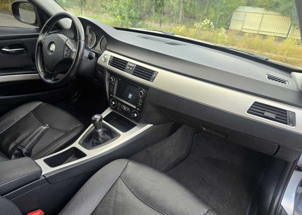 Продам BMW 3 Series 2011. Можна в розстрочку, під викуп.