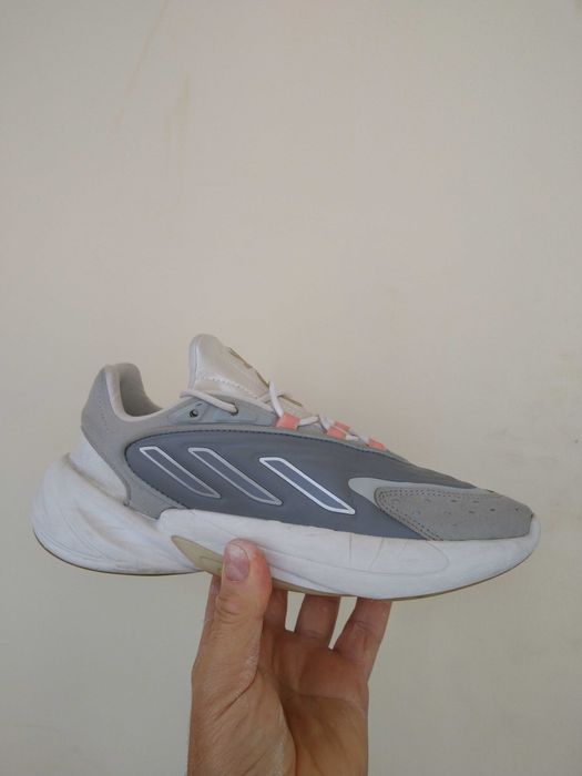 Оригінальні кросівки Adidas Ozelia