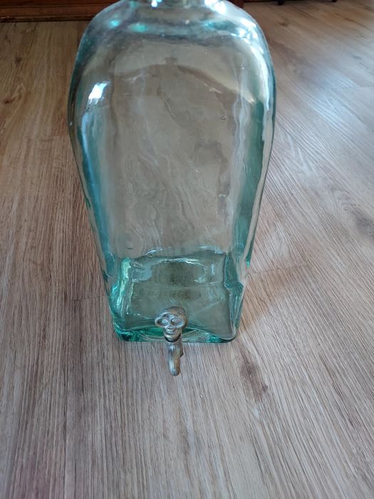 Jarro com mini torneira com tampo em rolha