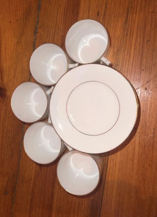 Raro Conjunto de 5 Chávenas de Café Vista Alegre 1852–1869