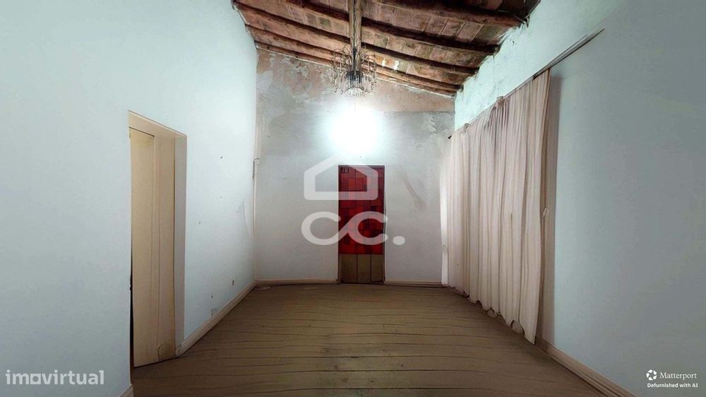 Moradia Bifamiliar T3 de 1ª andar para Recuperar | Centro Histórico de