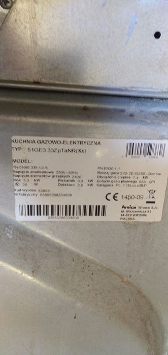 Kuchenka gazowa elektryczna używana.