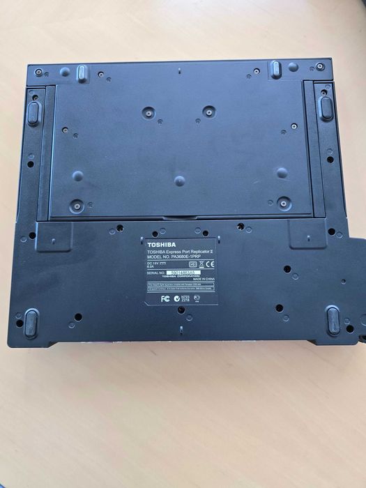 Toshiba Express Port Replicator II431627043749898241