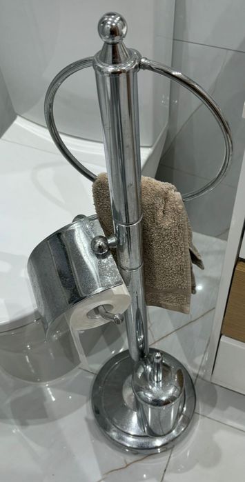 Set of 2 freestanding towel racks, with paper towel holder and piassava brush64752332023683121