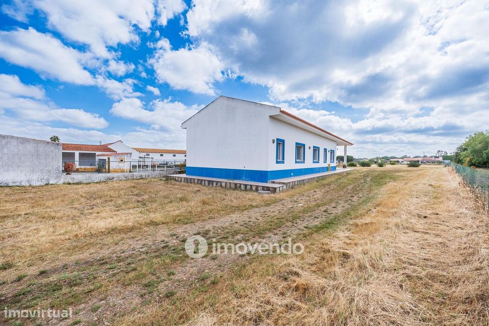 Moradia T4 incrível, com terreno de 4.200m², no Rebocho, Coruche