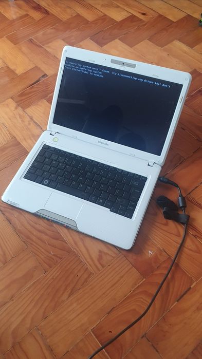 Toshiba Satellite T130-11U (SEM DISCO/SO)64584623180801120