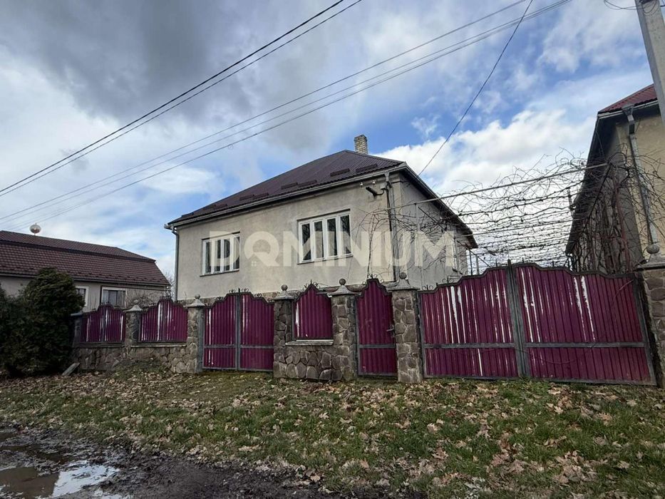 Продаж просторого будику в смт Королево