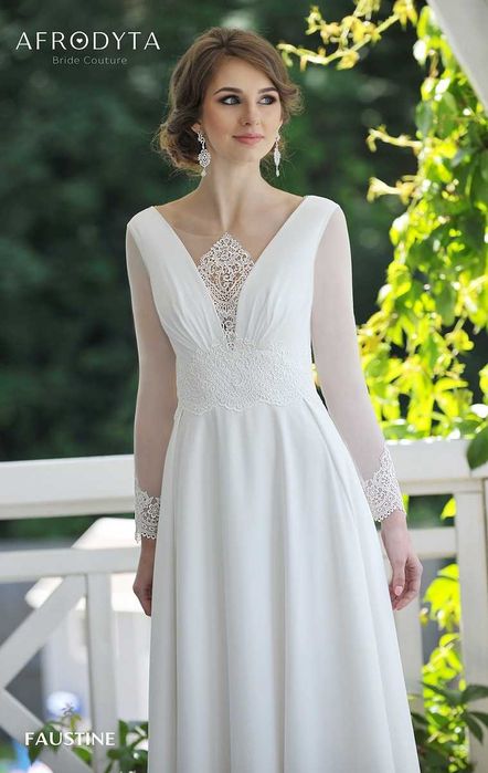 Suknia ślubna w kolorze ecru