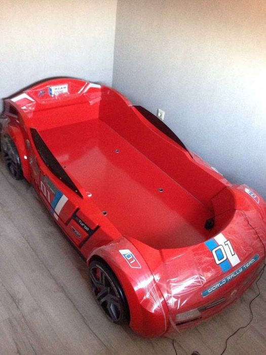 Детская комната Cilek - кровать-машинка,  комод, ковер, светильник, шт