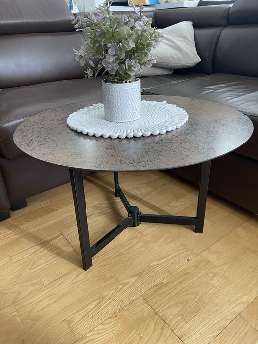 Stylowy okrągły stolik kawowy
