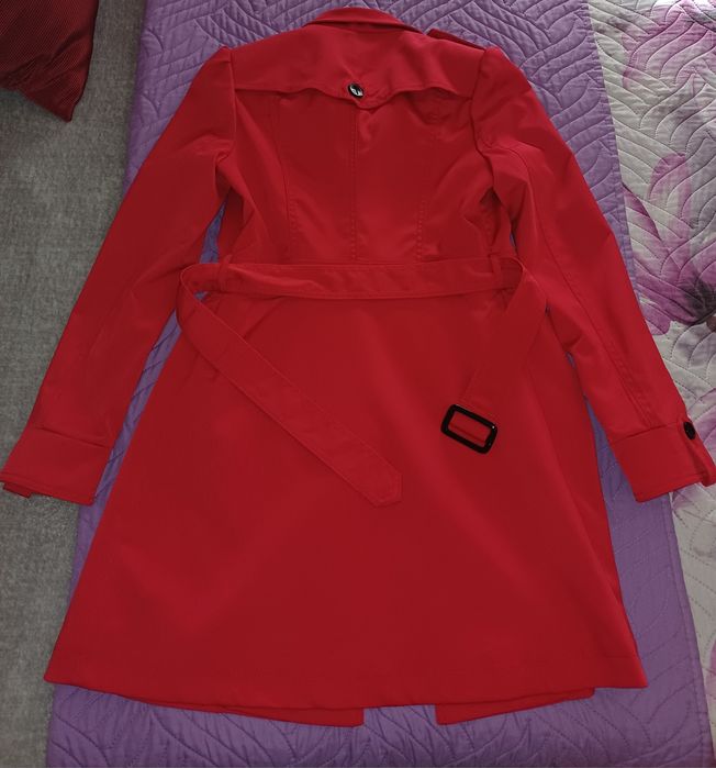 Parka/Gabardina em vermelho como nova