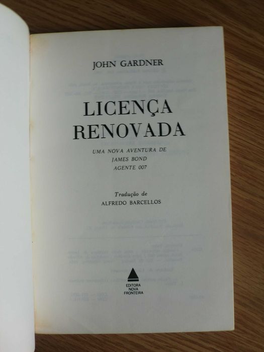 James Bond - Licença renovada
de John Gardner