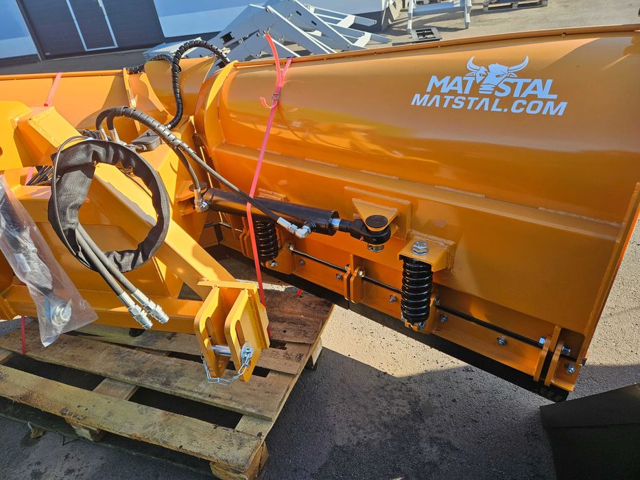 Pługi odśnieżne . Strzałka, proste