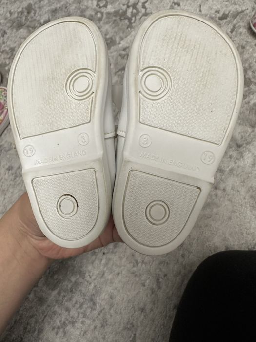 Взуття для дівчинки.Святкові туфельки