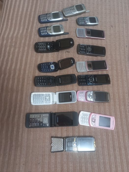 Мобильные телефоны