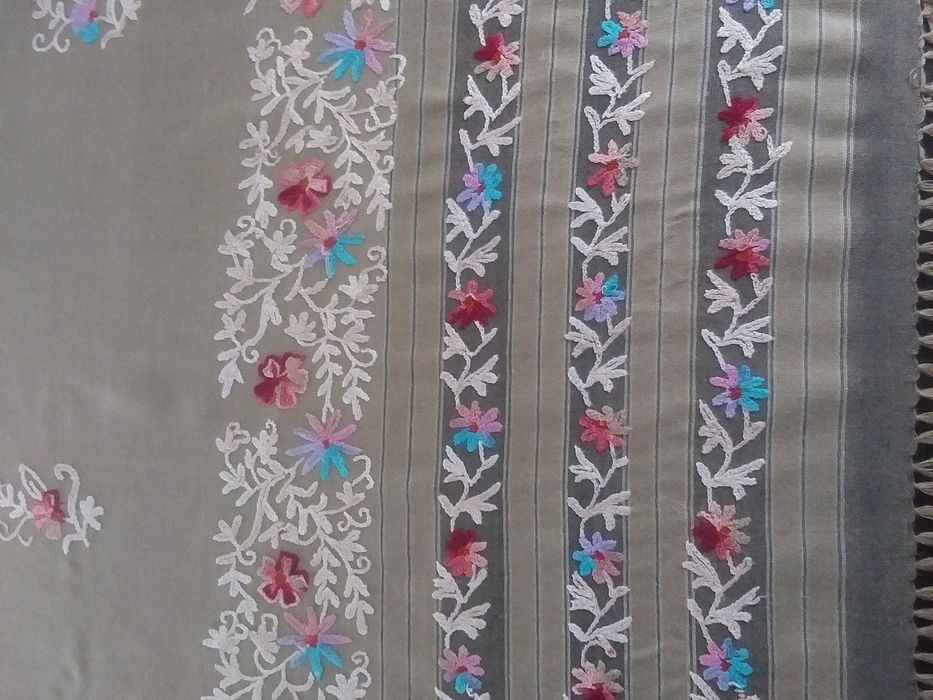 Obrus haftowany, kwiaty, Afganistan