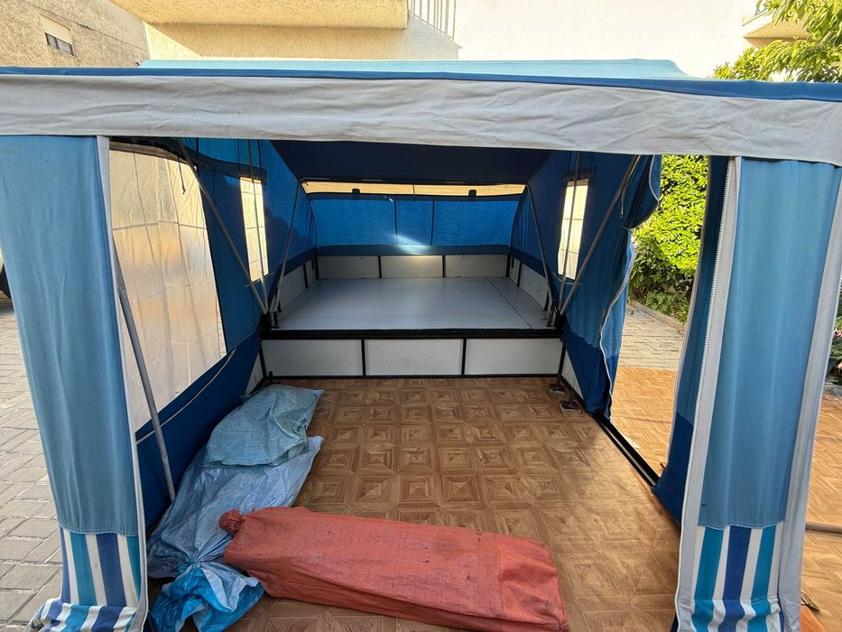 Auto-tenda Grou em bom estado com 2 quartos + 1 sala + avançado
