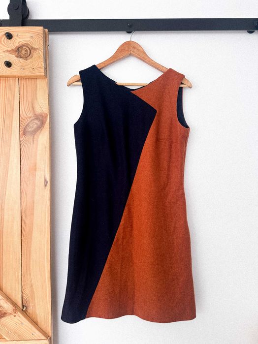 Sukienka damska krótka elegancka Bialcon L/40 wełna wełniana