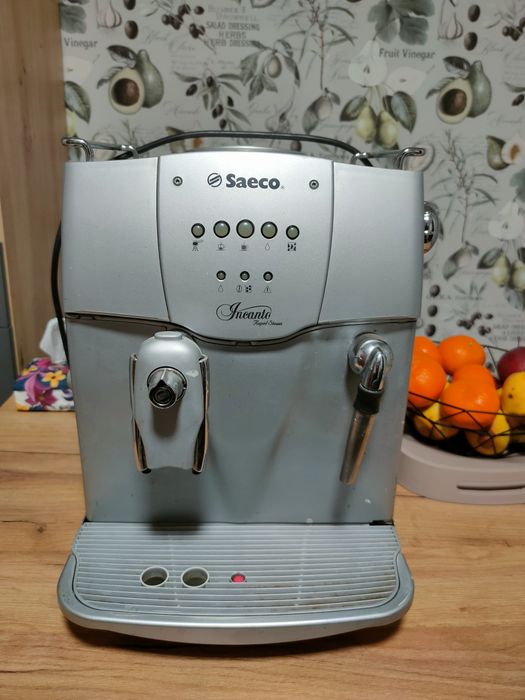 Продам кофемашину Saeco incanto