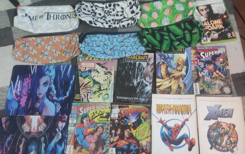 Figuras e merch anime