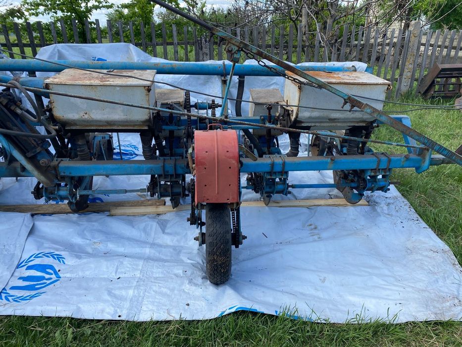 Сівалка СУПН навісна 8 рядна