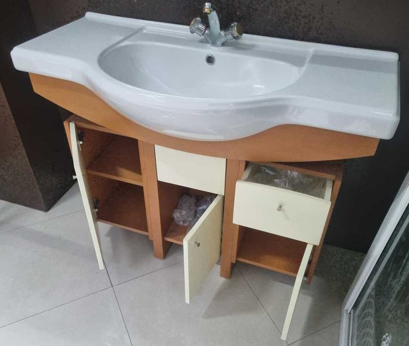 Armário de casa de banho com 110 de largura NOVO