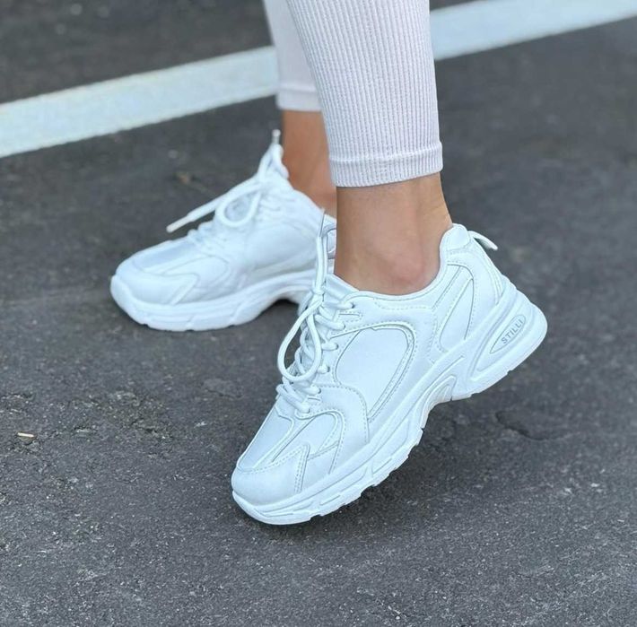 Женские кроссовки белые демисезонные