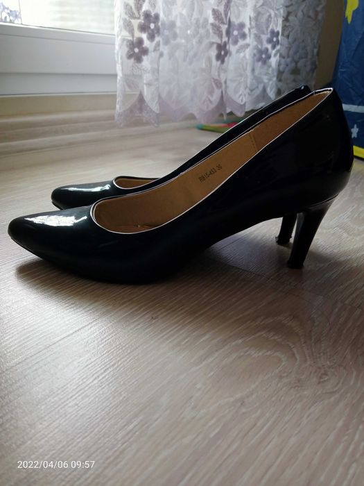 Buty szpilki granatowe