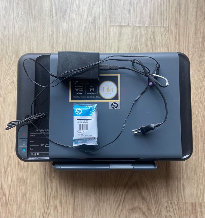 Impressora HP DESKJET  serie F2420 com cabo alimentação + 3 tinteiros