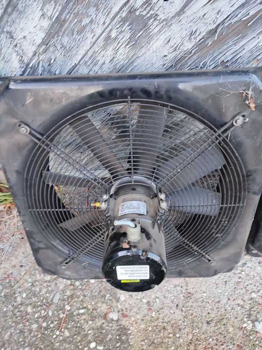 Wentylator przemysłowy ścienny 500/R/8-8/40/400/REW