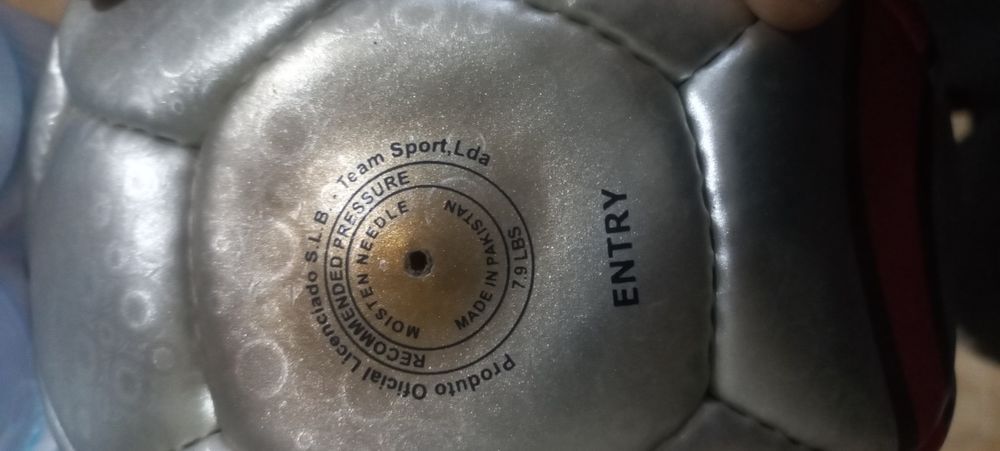 Vendo duas bolas do benfica oficiais