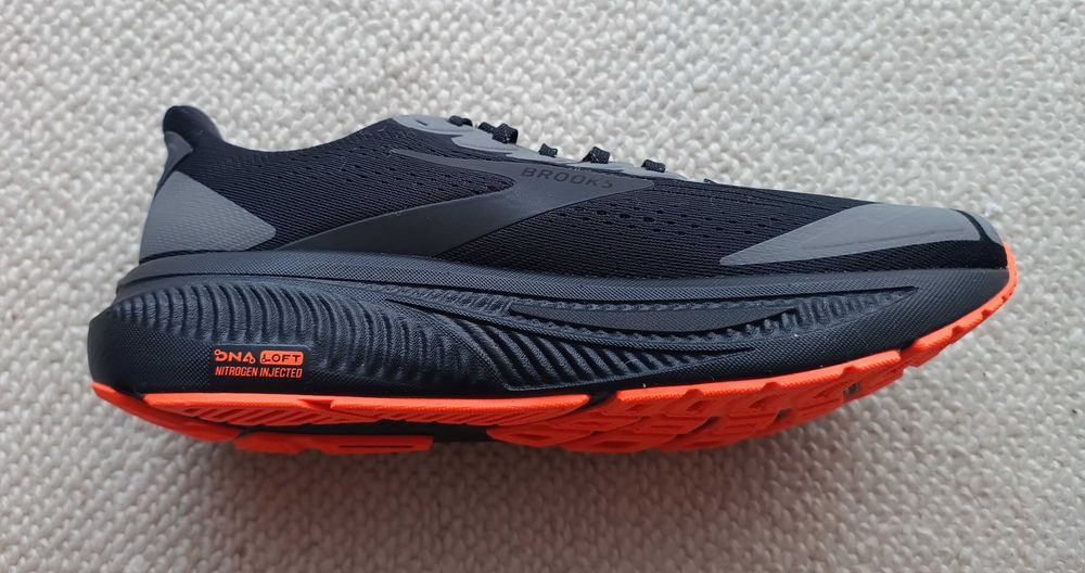 Męskie buty do biegania Brooks Ghost 17, rozm. 44, czarno-pomarańczowe
