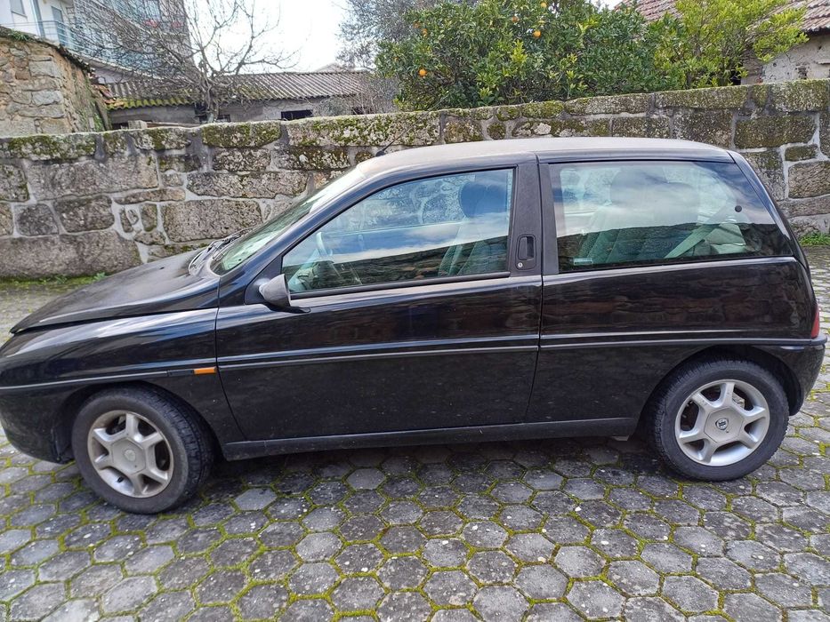 Lancia Y com inspeção em dia