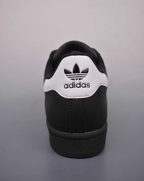Lato Superstar foundation Black 40