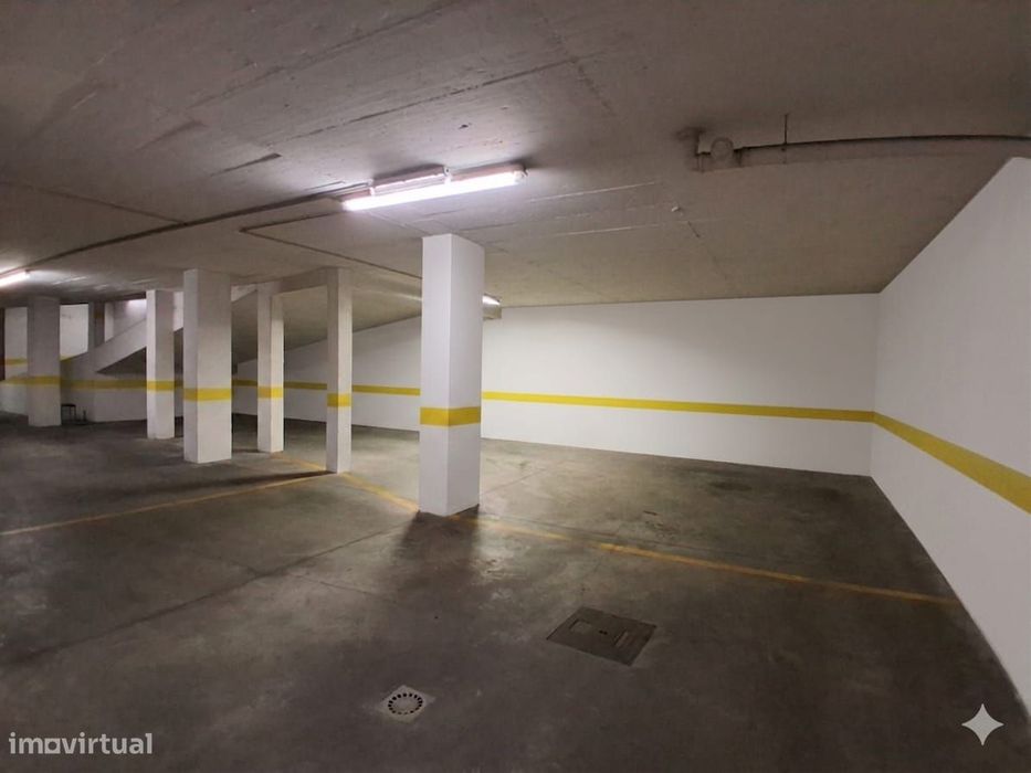 Apartamento T3 com varanda em Carcavelos