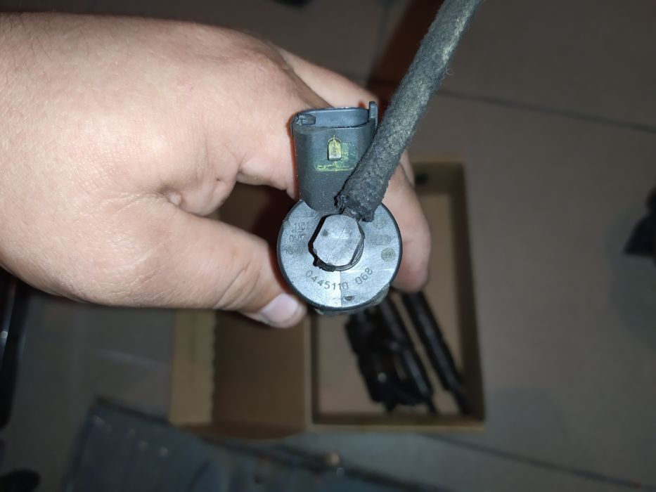 Форсунки форсунка Фиат Добло 1.9 JTD 0445110068