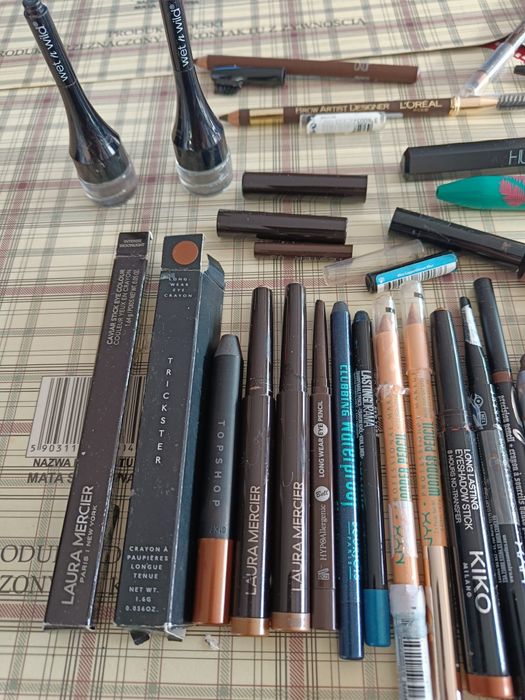 Kredka do brwi oczy konturówka eyeliner Maybelline nyx kiko loreal