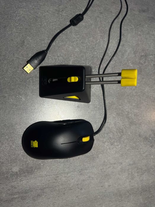 Mysz gamingowa Zowie FK1 – kultowy model FPS + bungee
