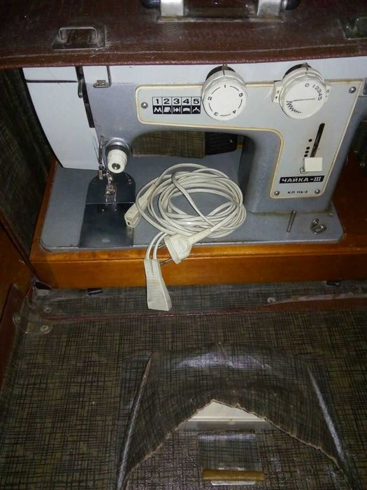 Продам швейную электрическую машинку Чайка-3 КЛ.116-2