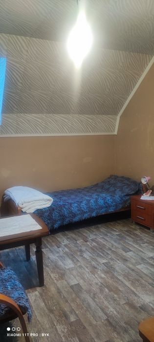 Stancje i pokoje dwu lub trzyosobowe.