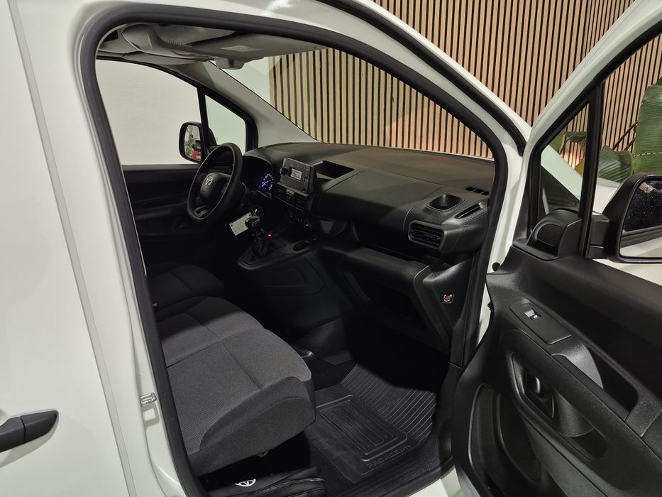 Toyota Proace 1.5D - 2022 - 3 LUG | GARANTIA | NACIONAL