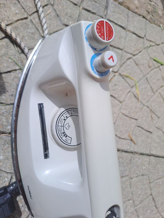 Ferro de Engomar a Vapor