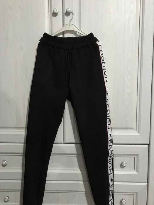 Жіночі спортивні штани