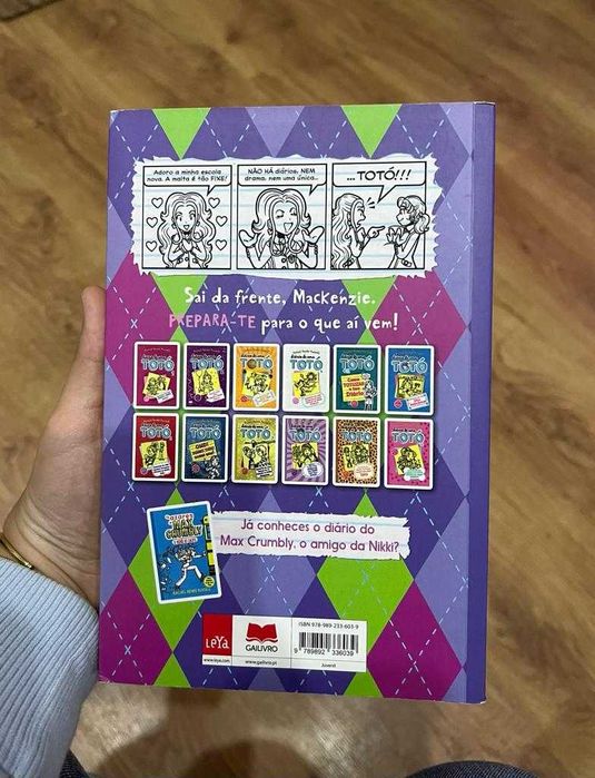 Vendo livro de coleção