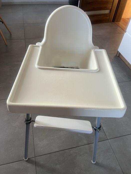 Krzeselko do karmienia ikea z podnozkiem