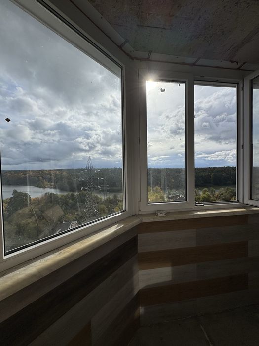 Здається 1 кімнатна в новобудові р-н Корбутвка.На короткий термін.