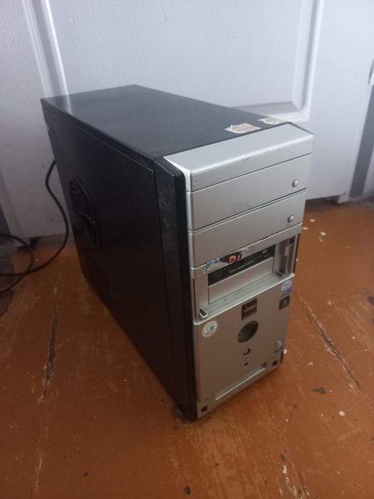 Komputer stacjonarny